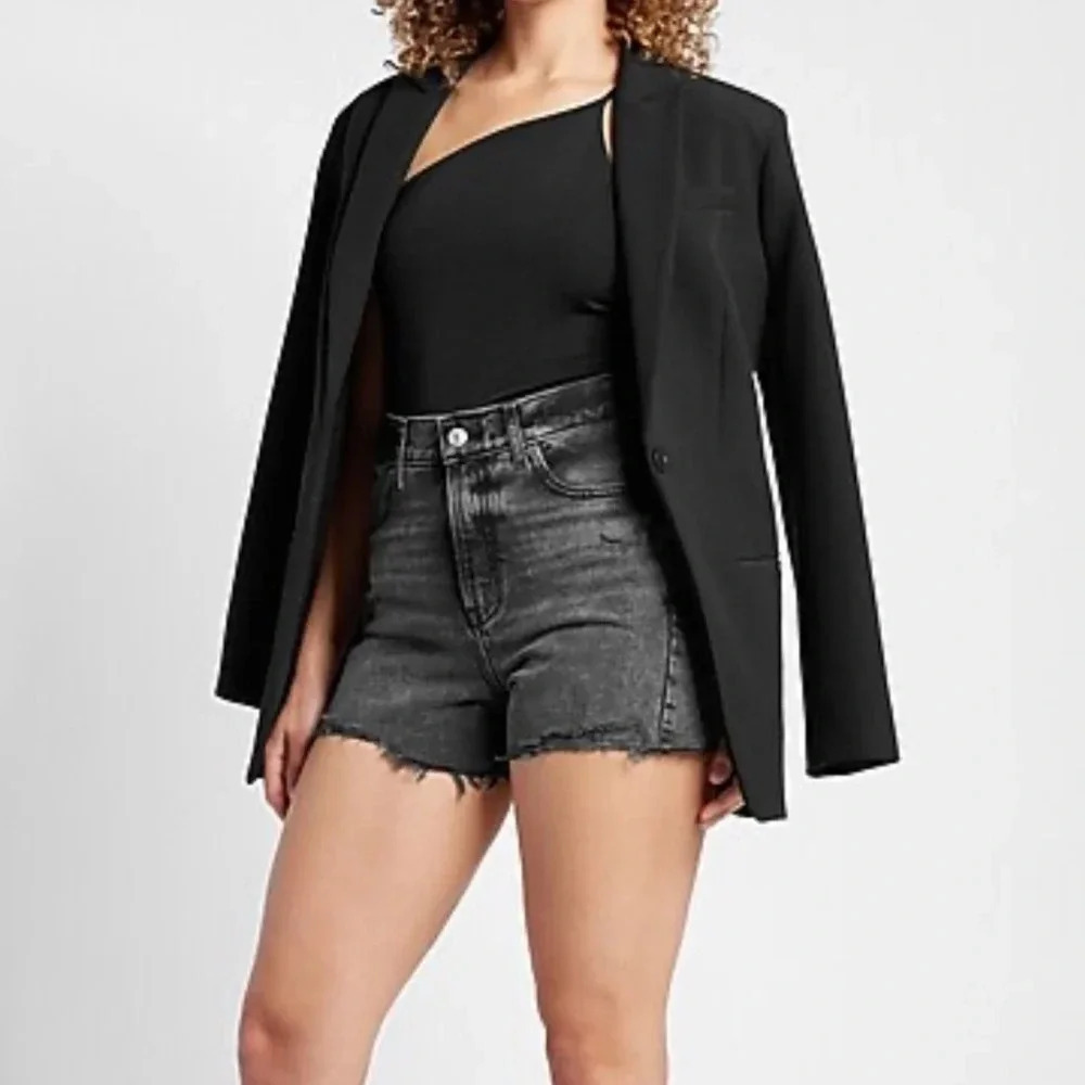 Express Black Shorts - Picture 2 of 10